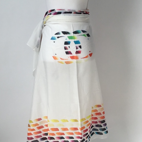 CHANEL Logo CC Paintbrush Colorama Print Pareo / Stole / Shawl / Wrap / Scarf - Picture 5 of 9